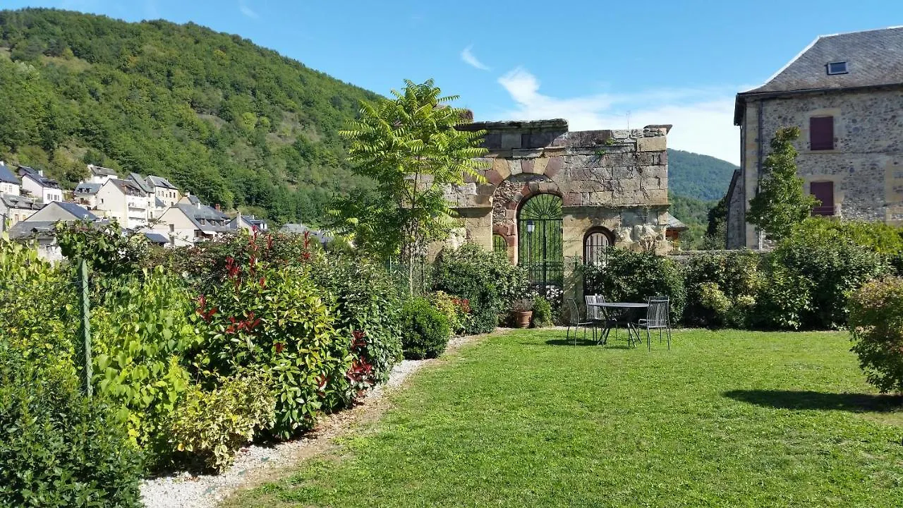 Chateau Ricard Saint-Geniez-dʼOlt 0*,
