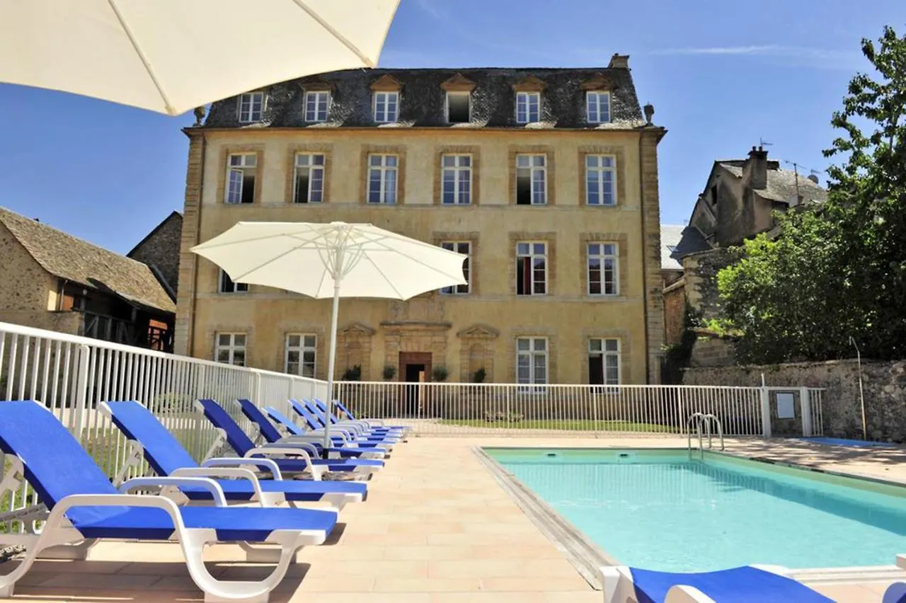Chateau Ricard Saint-Geniez-dʼOlt Francie