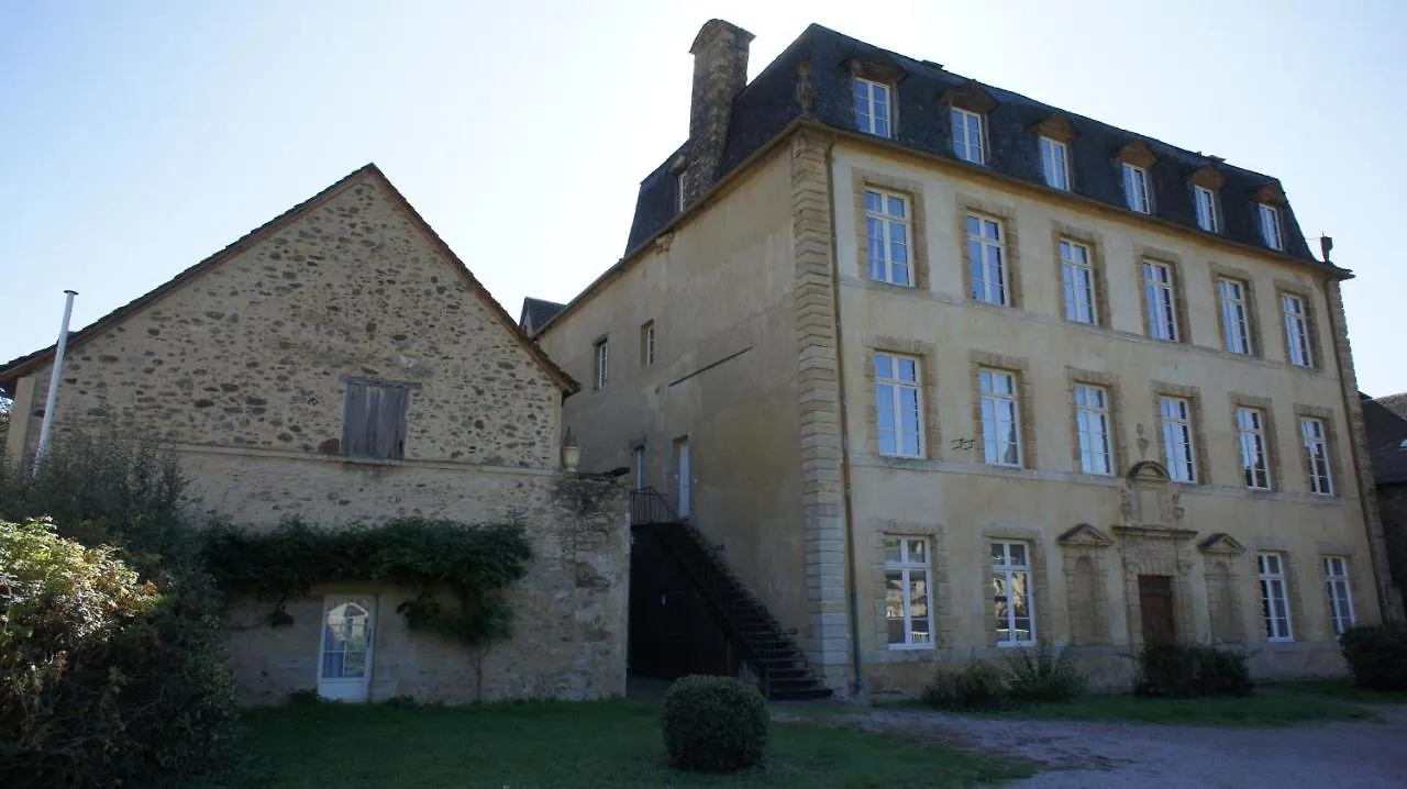 Aparthotel Chateau Ricard Saint-Geniez-dʼOlt