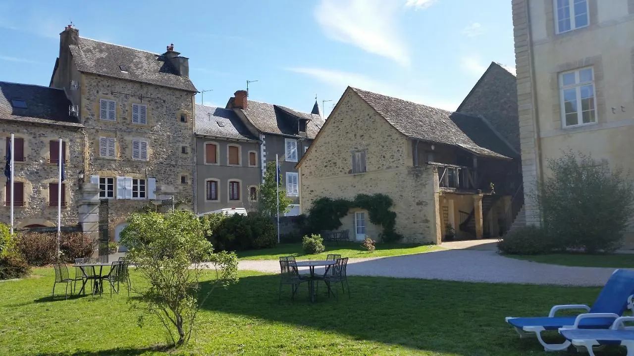 Chateau Ricard Saint-Geniez-dʼOlt