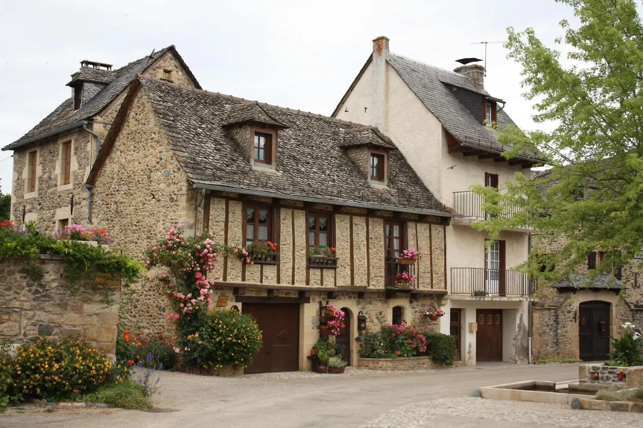 Chateau Ricard Saint-Geniez-dʼOlt 0*,  Franciaország