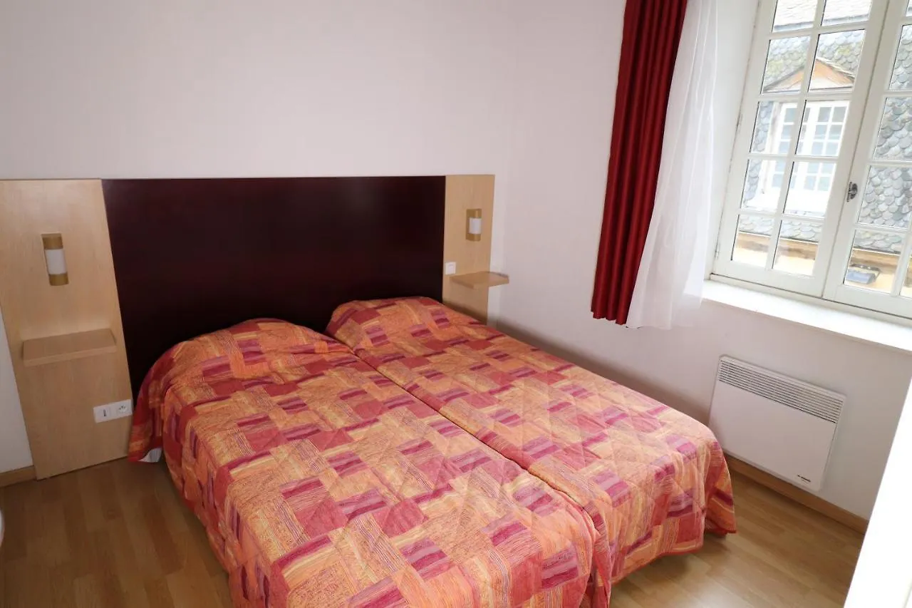 Aparthotel Chateau Ricard Saint-Geniez-dʼOlt