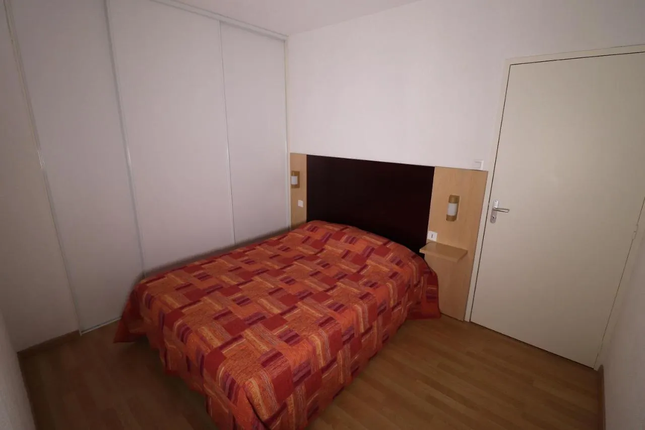 Aparthotel Chateau Ricard Saint-Geniez-dʼOlt