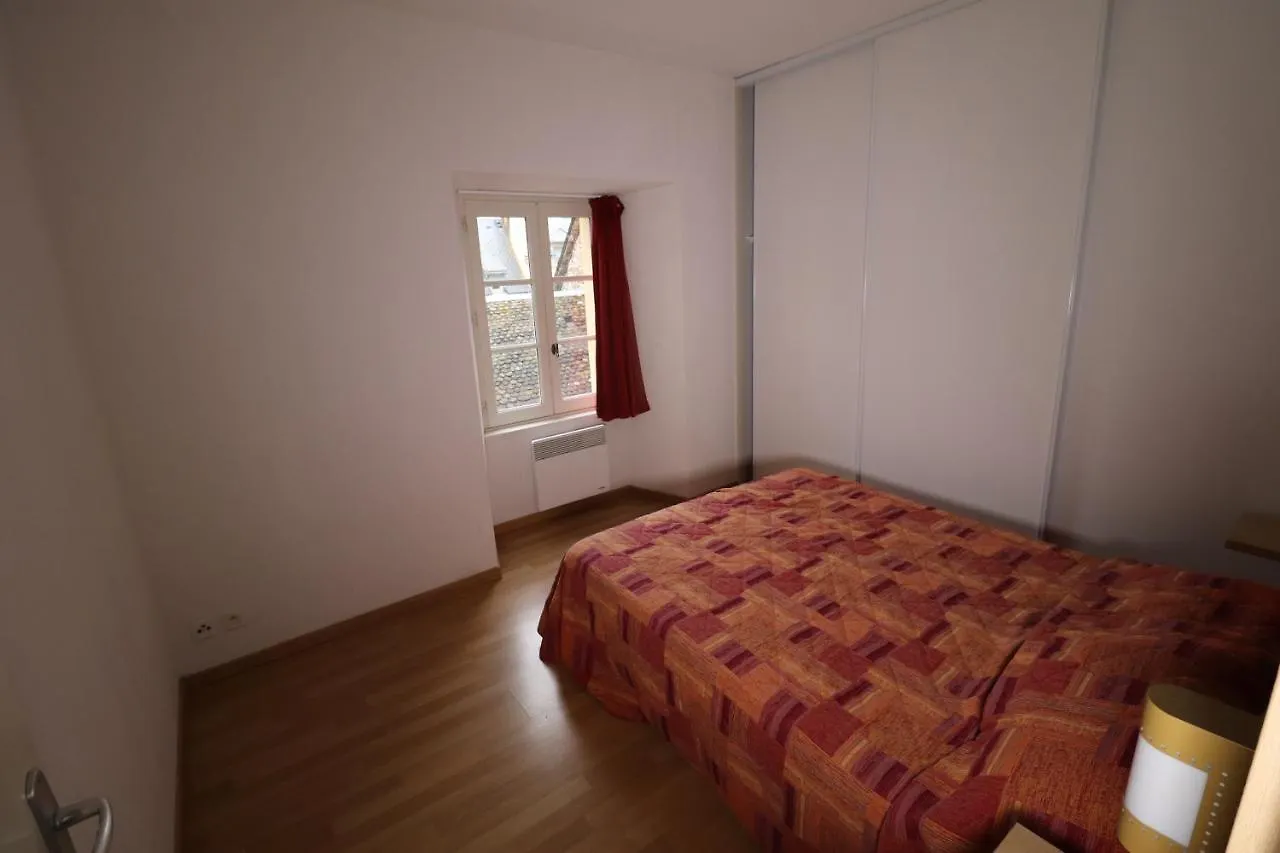 Aparthotel Chateau Ricard Saint-Geniez-dʼOlt Francie