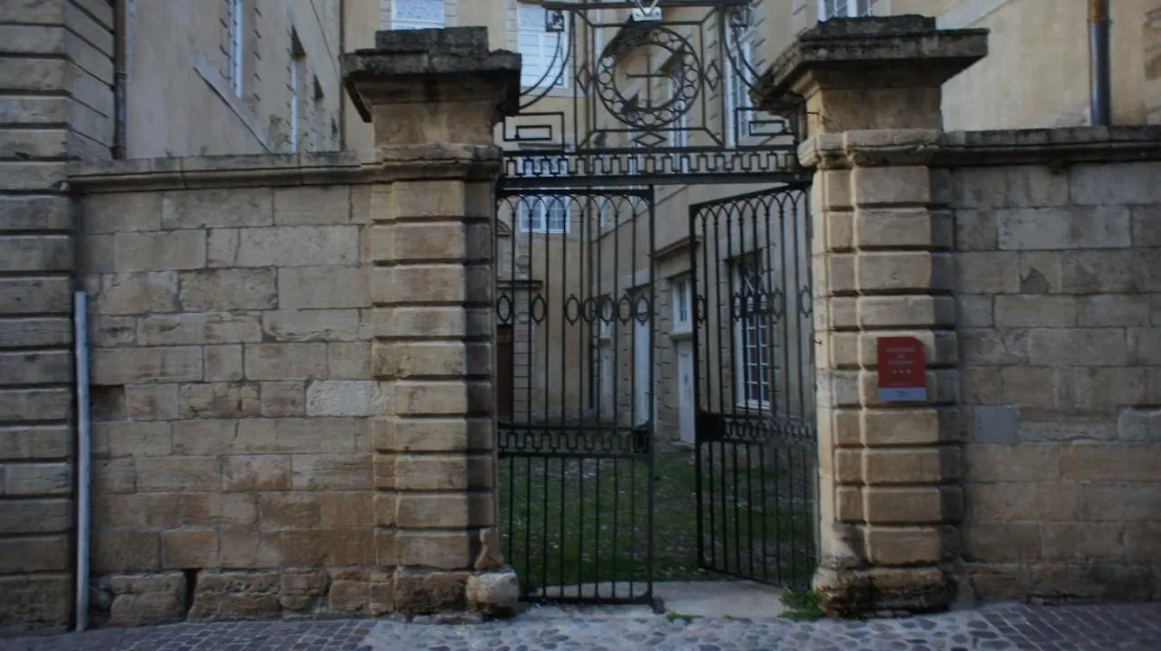 Chateau Ricard Saint-Geniez-dʼOlt 0*,